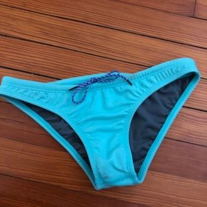 Jolyn Seafoam Midl bottom